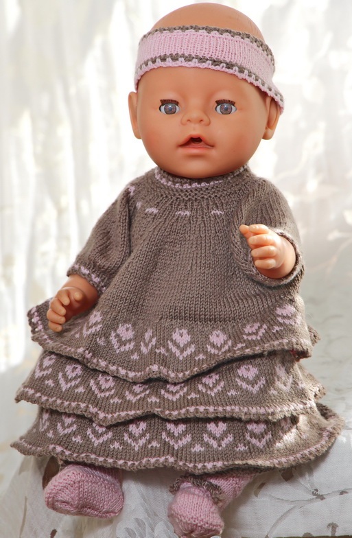 Beautiful doll dress knitting pattern with flowers