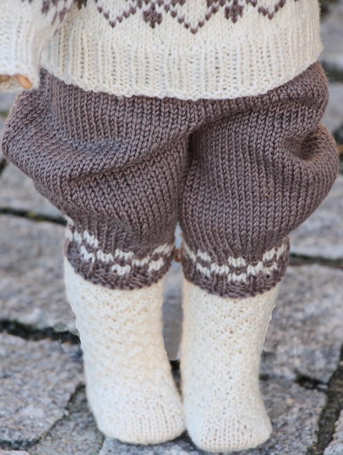 Vintage doll knitting pattern