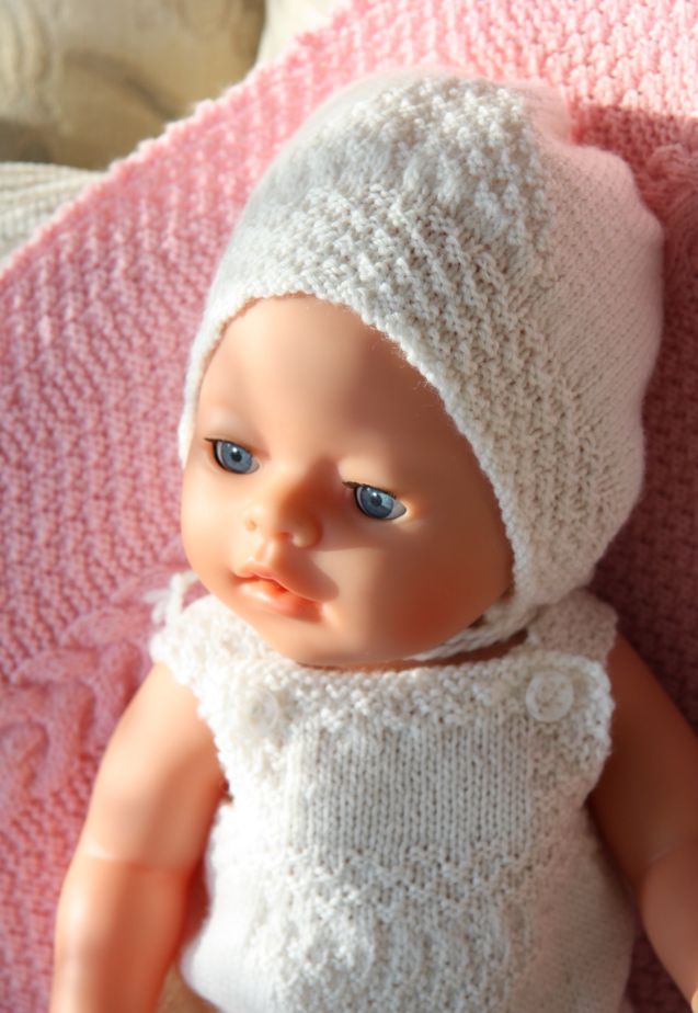 Doll knitting