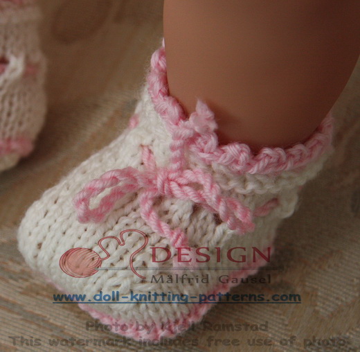 Fancy Baby Socks Pattern - Knitting Patterns and Crochet Patterns