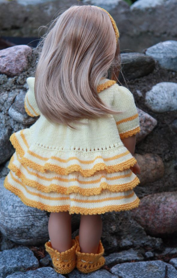 0048D GULLTOPP (Goldtop) Dress, trousers, socks and hair band.
