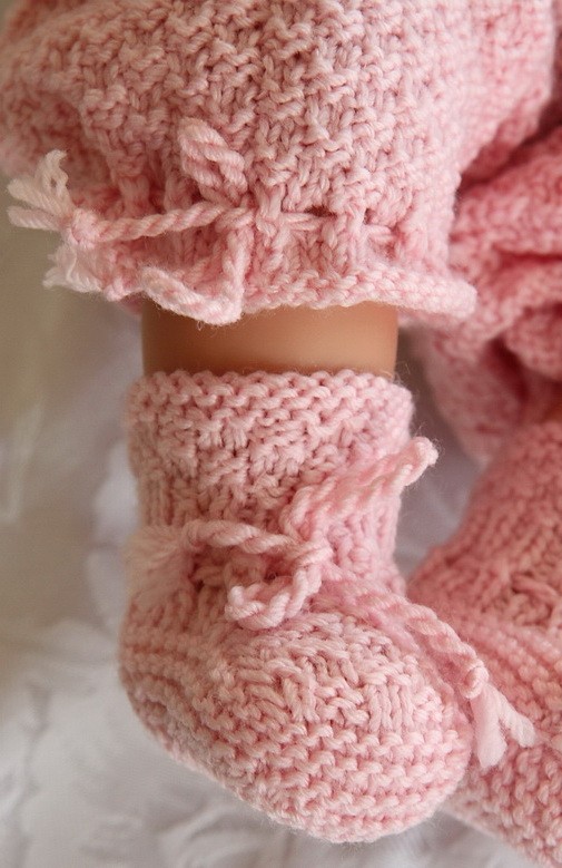 Adorable baby-doll-knitting-pattern