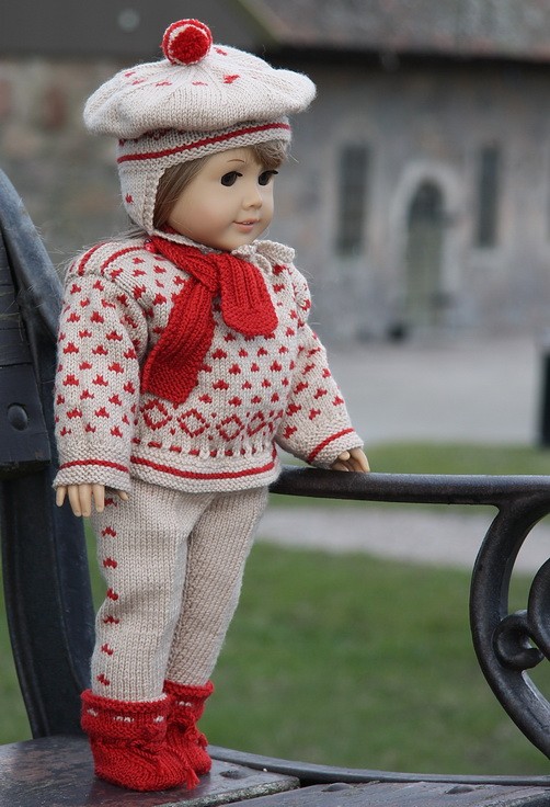 Lovely doll knitting pattern