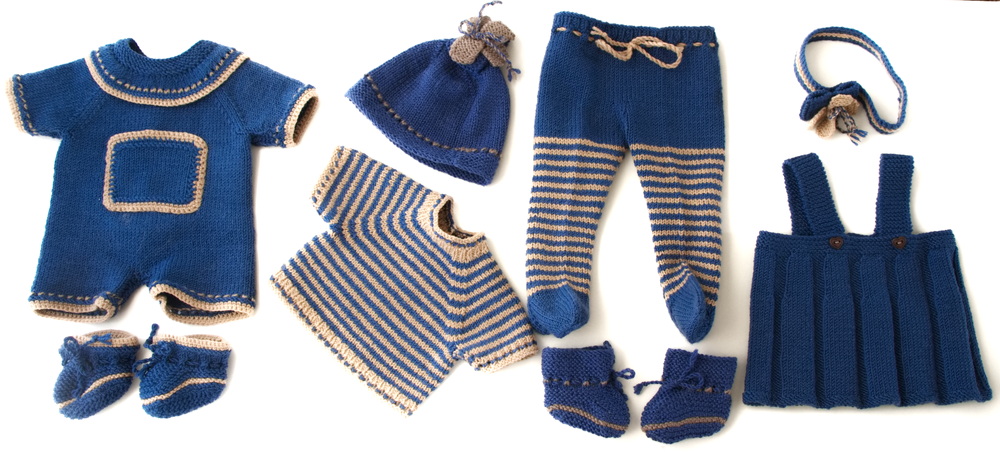 Modell 0235D Britt - Kurzarmpulli, Rock, Strumpfhose und Haarband für American Girl Puppe
Anzug, Mütze und Socken für den Babybruder