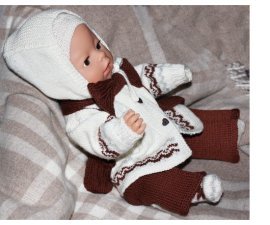 Strikke dukkeklær til Baby born