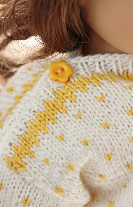 Knitting patterns 
for dolls dresses