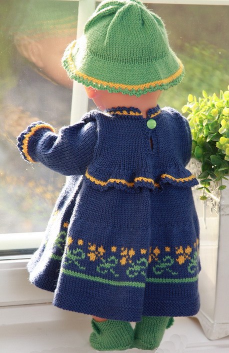 Lovely doll knitting pattern to your Baby born