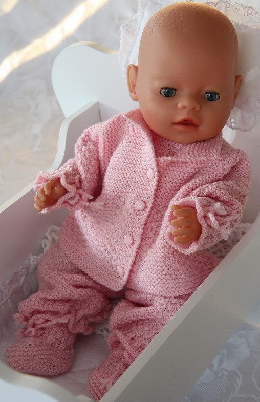 Adorable baby-doll-knitting-pattern