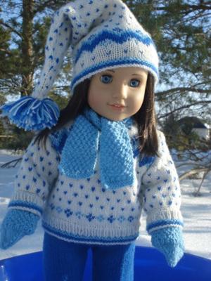 My daughter loves the fact that I knit such special clothes for her beloved Chrissa ... American Girl doll of the year 