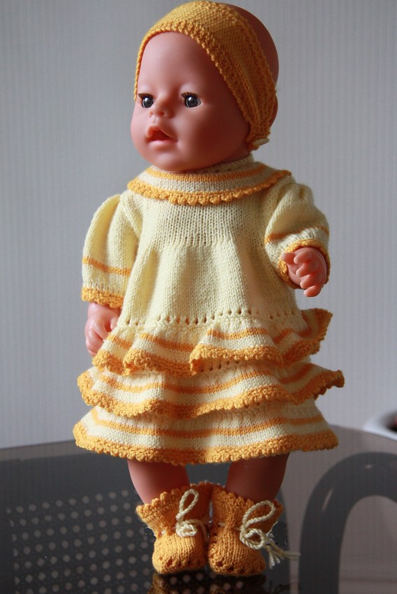 Another new design from Maalfrid - an awesome yellow dress with ruffles for your doll