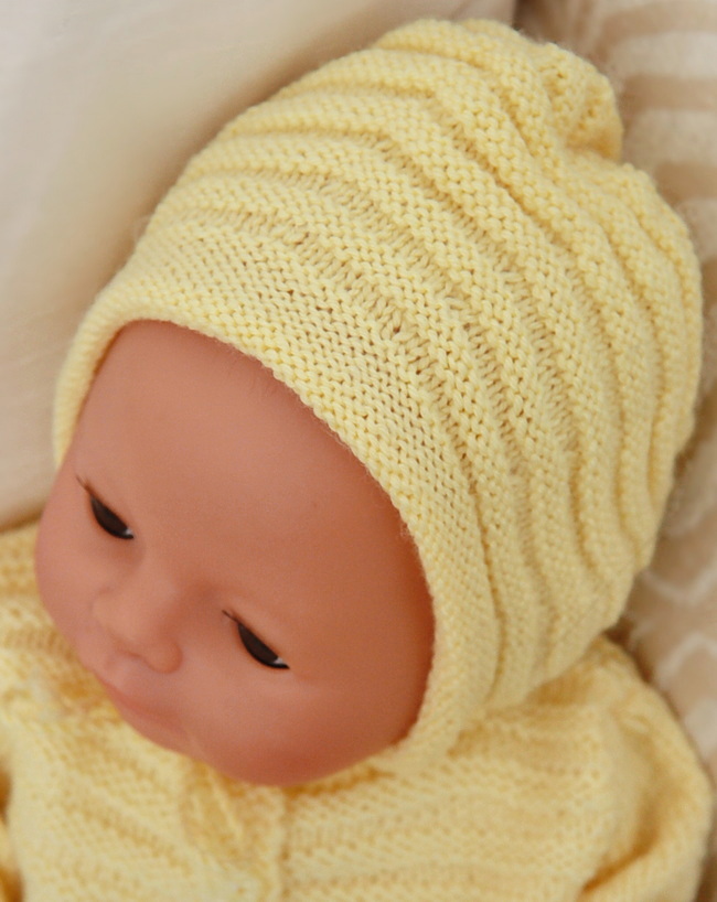 Strategic increases create a comfortable, accommodating shape, ensuring the bonnet sits perfectly on your doll's head.