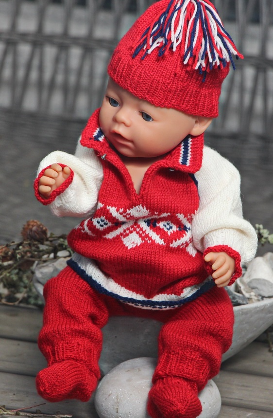 Målfrid Gausel's outstandig dolls clothes knitting patterns