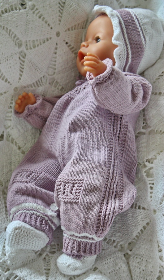 (This pattern fits 17" - 18" dolls like , Baby born)