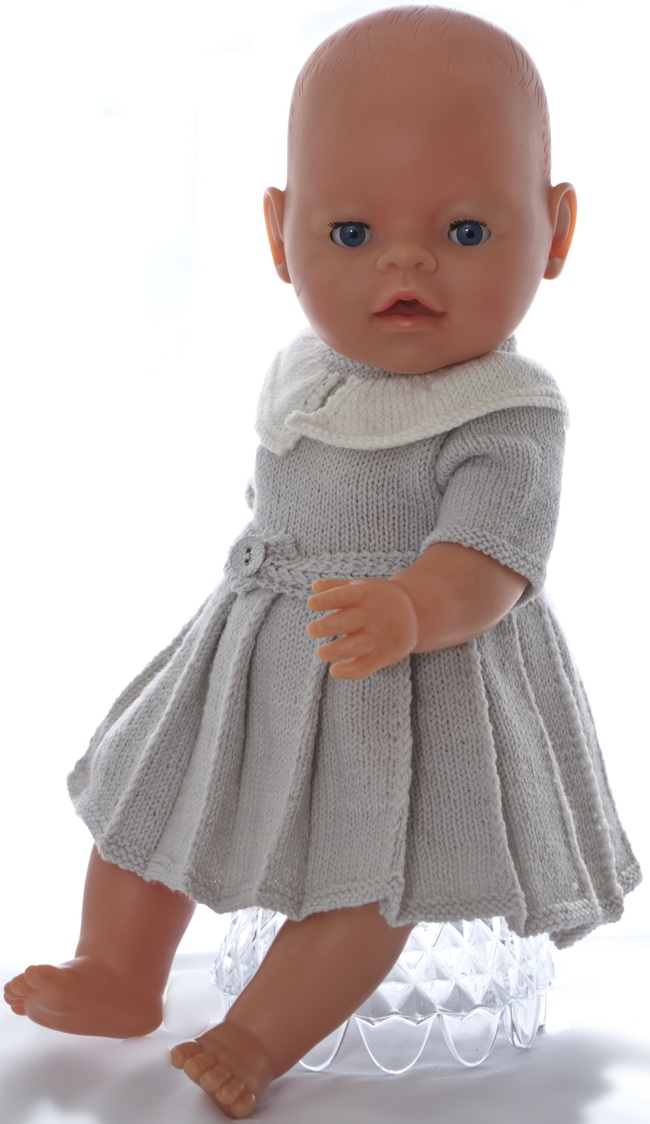 This pattern is also used for the belongings of this outfit.