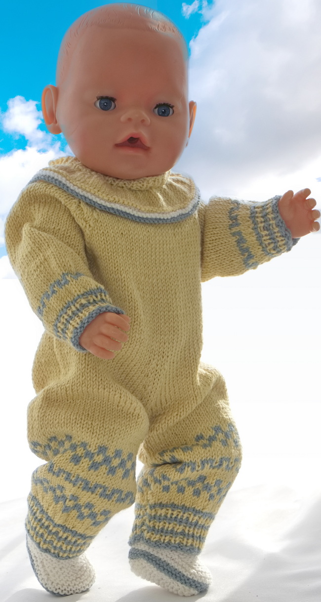 Suit: Cozy, comfortable, and charmingly striped, this suit is perfect for playtime fun and lovable cuddles with your Baby born doll.