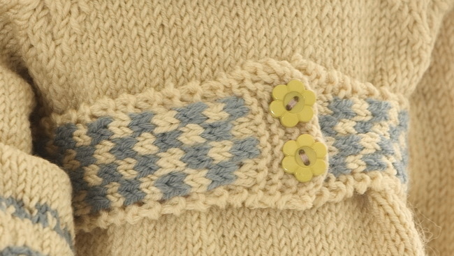 Belt: A stylish, checkered belt adds a delightful finishing touch, enhancing your American Girl doll's outfit with detailed charm.