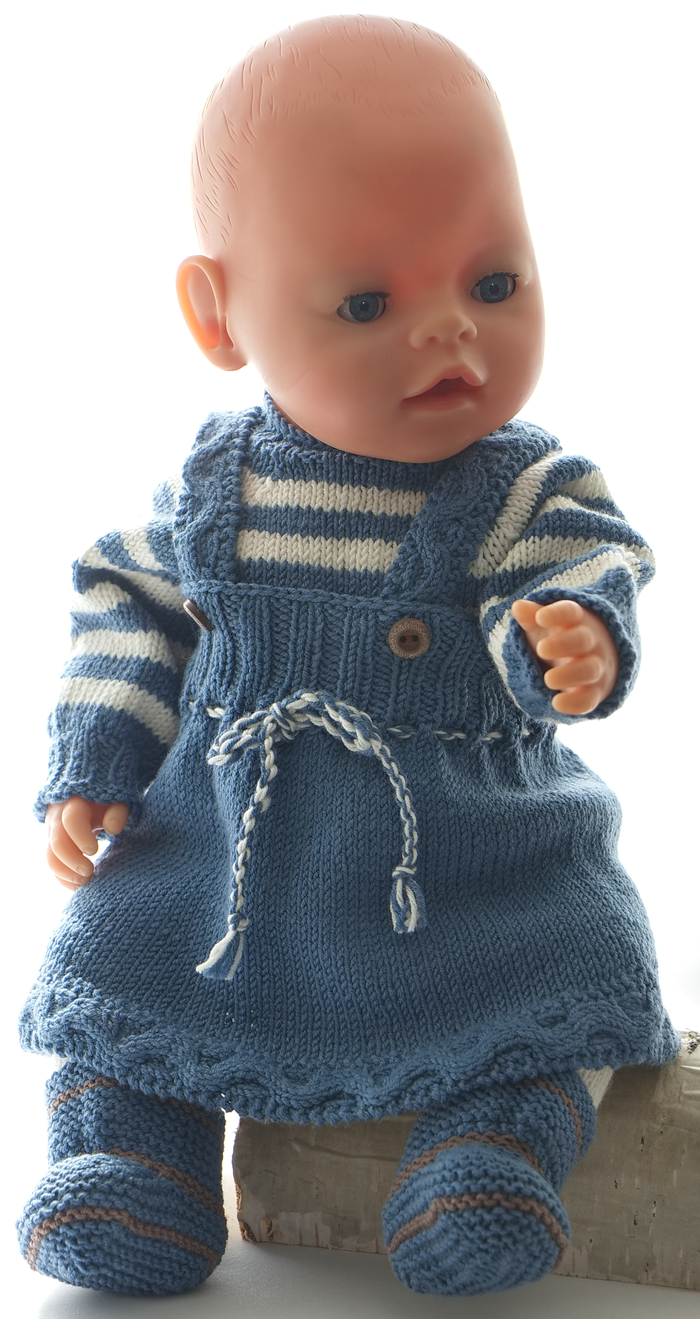 Complete Synne doll knitting pattern set in blue, white and brown.