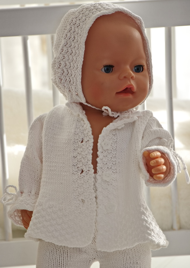 Picture this: your little doll wrapped in a soft cloud of warmth. The Anne Lena jacket is a masterpiece of simplicity and elegance. Waist Embrace: The wide waist ensures a comfortable fit, while the buttoned front adds a crowning touch.
